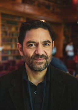 Photo of Benjamin Van Roy